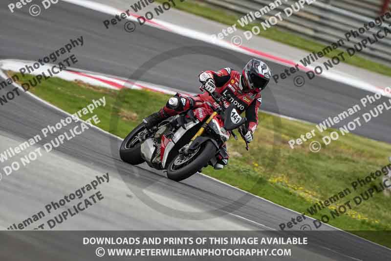 cadwell no limits trackday;cadwell park;cadwell park photographs;cadwell trackday photographs;enduro digital images;event digital images;eventdigitalimages;navarra;no limits trackdays;peter wileman photography;racing digital images;trackday digital images;trackday photos